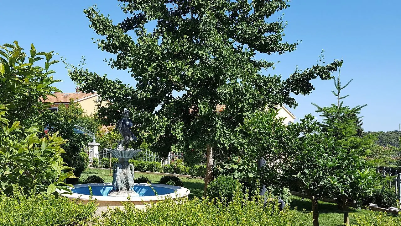 Apartments Ginkgo Banjole Croatia